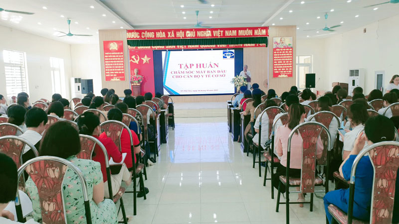 Bs. Hoàng Văn Tân-Phó Giám đốc Trung tâm Y tế thành phố Phổ Yên phát biểu khai mạc lớp tập huấn