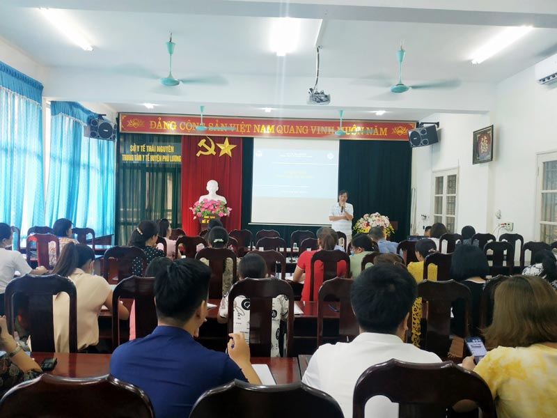 Đồng chí Nguyễn Tuấn Trung – Bí thư Đảng bộ, Giám đốc Trung tâm phát biểu khai mạc lớp tập huấn