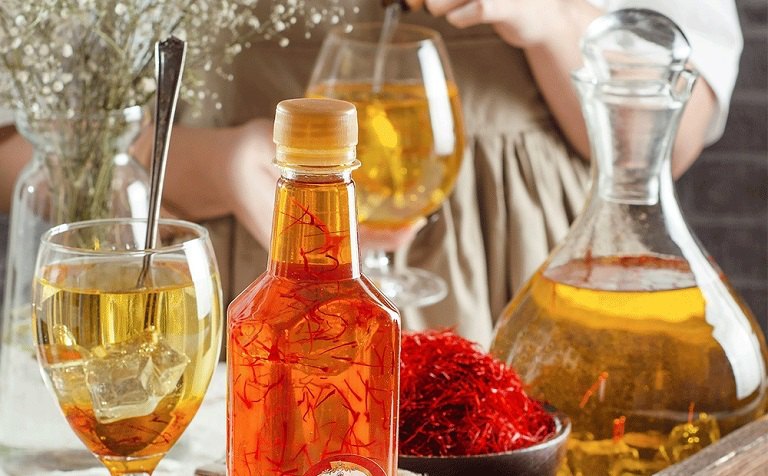 Rượu ngâm rượu hoa nghệ tây có rất nhiều tác dụng đối với sức khỏe