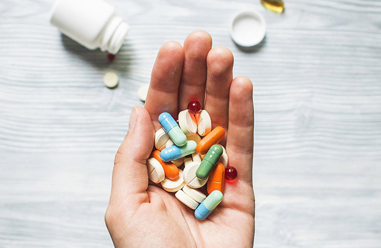 Thuốc uống được chỉ định cho trường hợp bệnh nặng